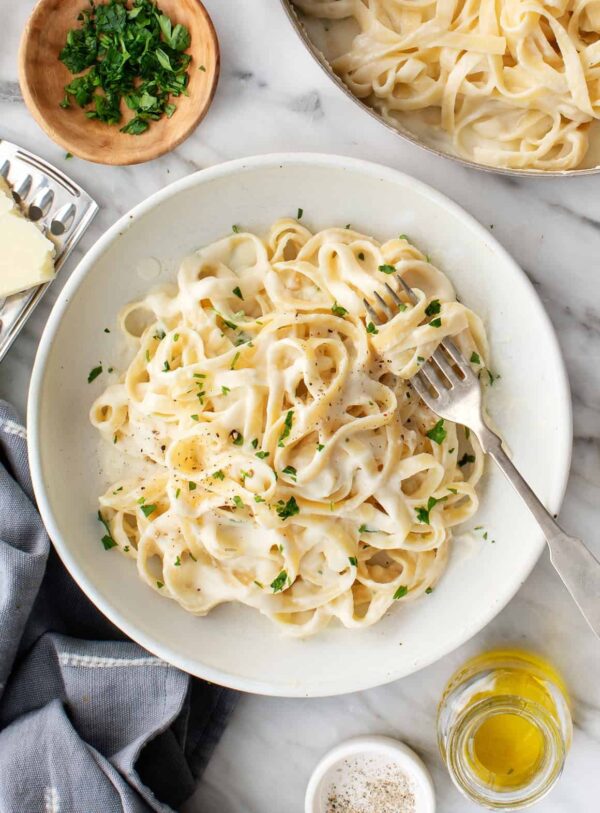 Fettuccine Alfredo Pasta